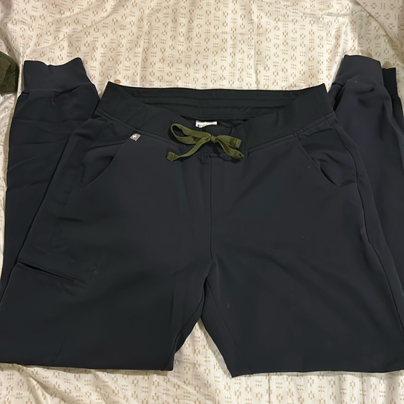 Figs Pants - Figs Zamora Joggers- Navy/Olive tie